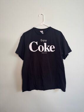 Enjoy Coke Black Graphic Tee (L)